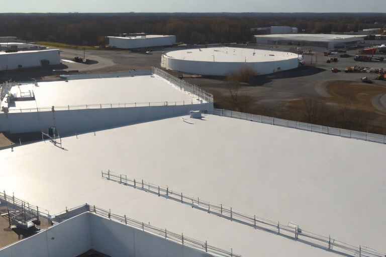 Commercial Low-Slope 60-Mil TPO Membrane Roofing for Fleet Terminals and Storage Depots